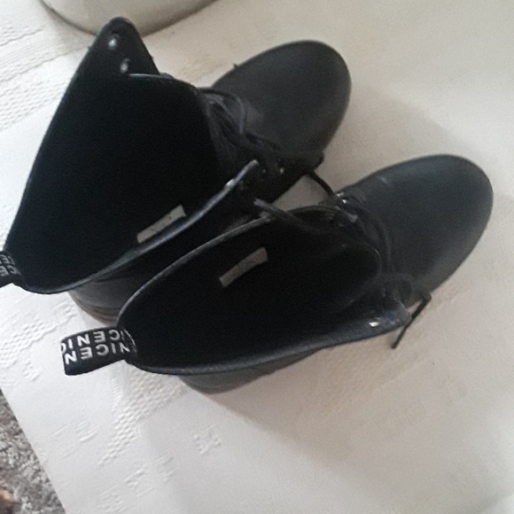 combat boots - Picture 2 of 2